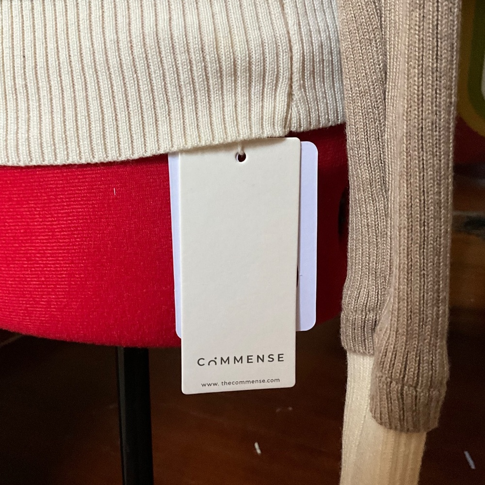 Commense Two-Tone Ribbed Turtleneck Sweater Medium - Picture 5 of 5